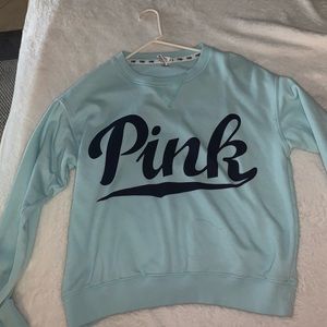 3/$30🦋VS Pink crop top